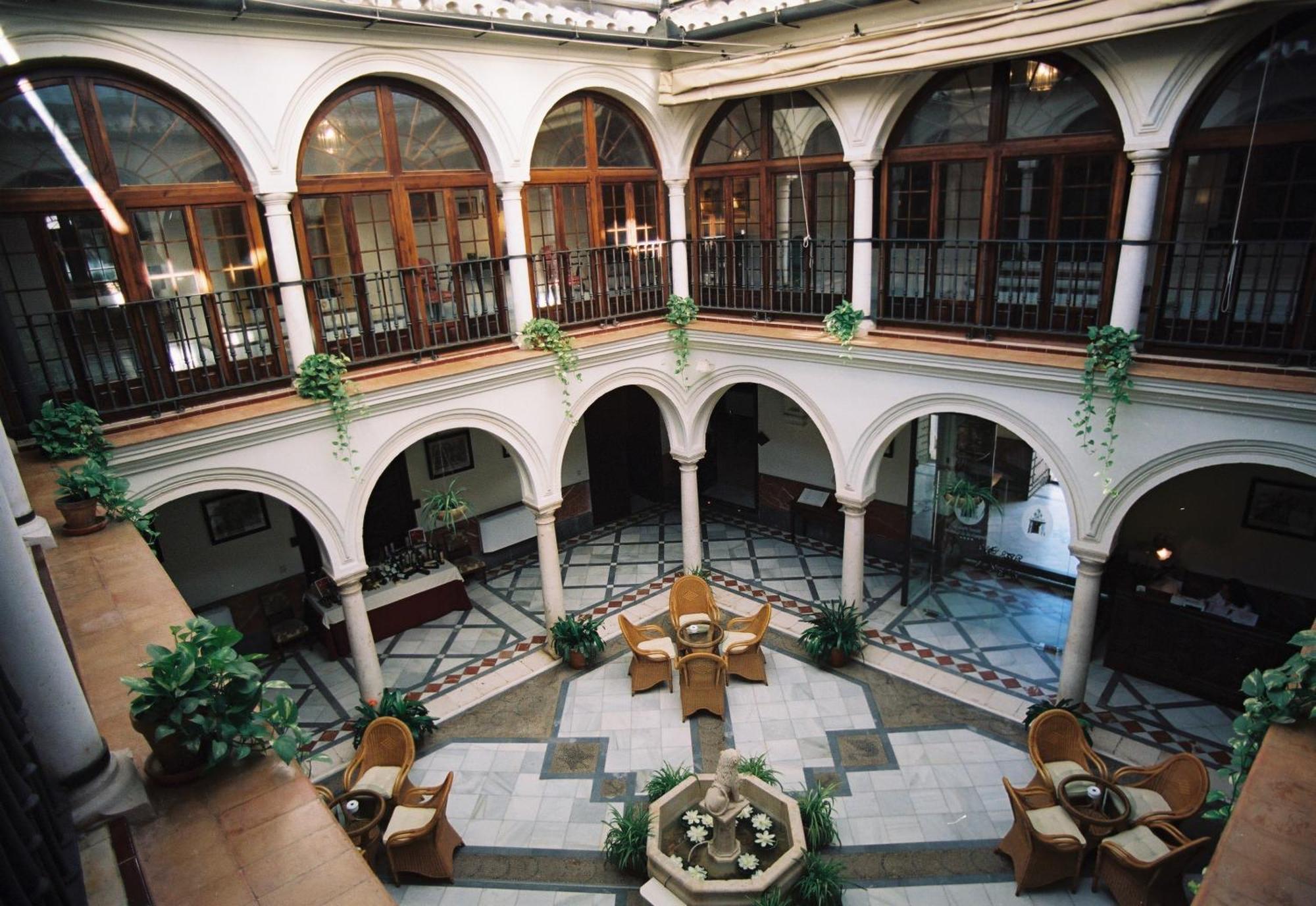Palacio Marques De La Gomera Osuna Exterior photo
